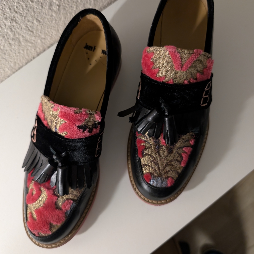 Floral Patterned Loafers with Tassels - Picture 2 of 12